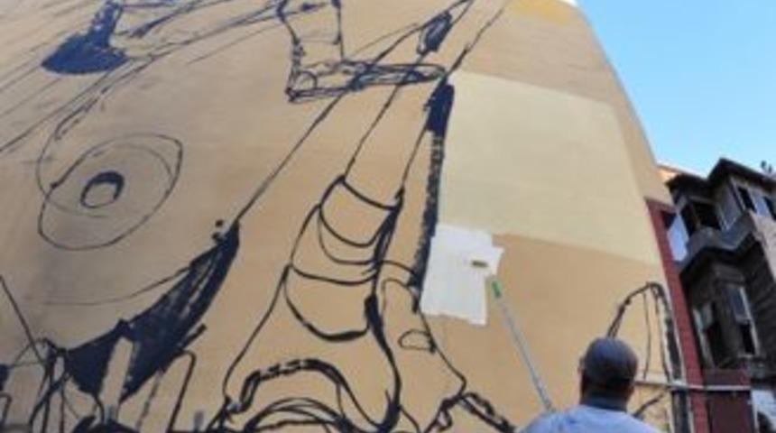 Kadıköy’de bina duvarları tuval oldu