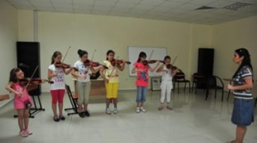 Sergiye hazırlanıyorlar