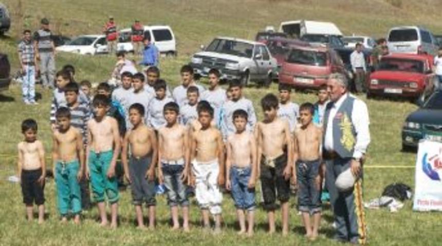 Narman&rsquo;da Karakucak G&uuml;reşleri Yapıldı