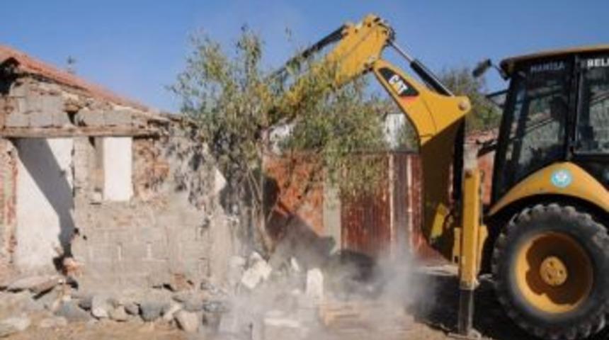 Başkan Erg&uuml;n Ke&ccedil;ilik&ouml;y Mahallesi'ni Gezdi