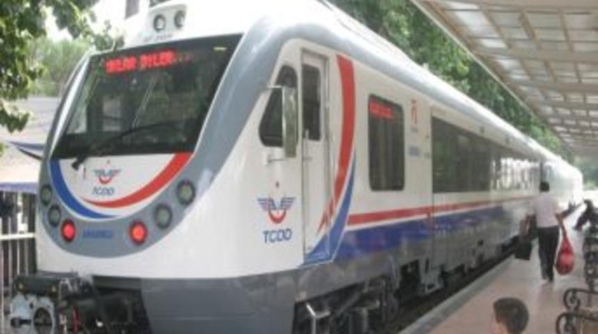 Tren Makinistleri Ehliyet Sınavı İ&ccedil;in Raylarda Ter D&ouml;kt&uuml;