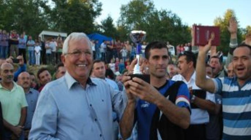 Ereğli&rsquo;de Sevgi Barış Dostluk Turnuvası