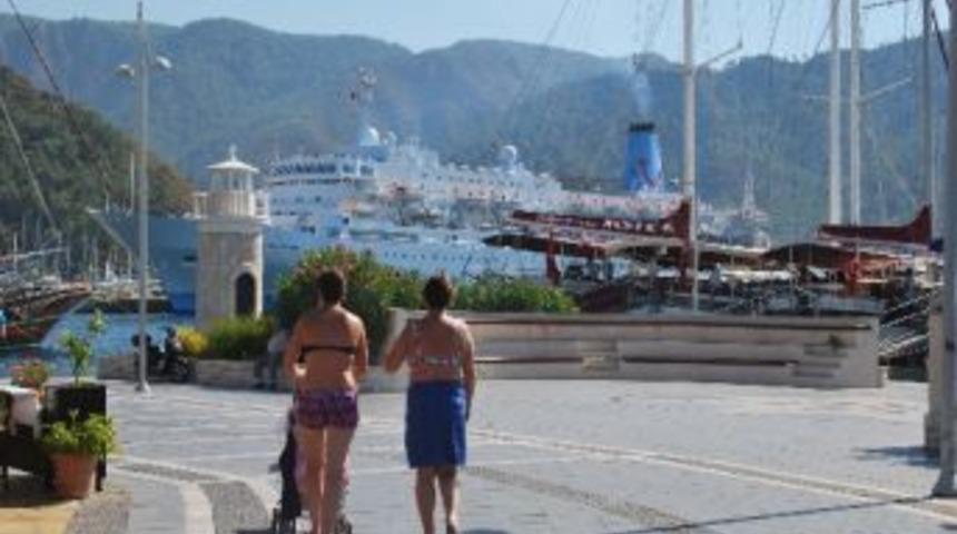 Yolcu Gemisi 'thomson' Marmaris'te