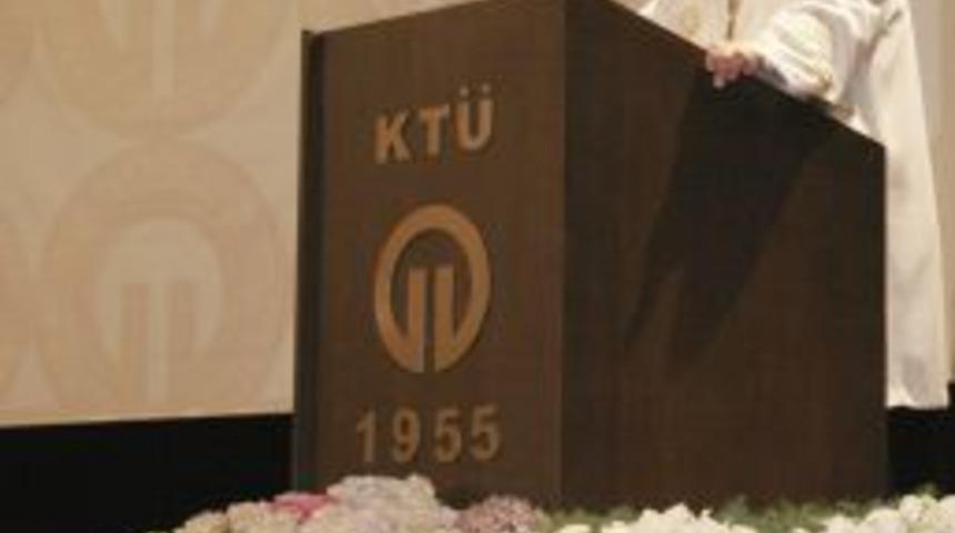 Baykal: &Uuml;niversitede Şu Ya Da Bu G&ouml;r&uuml;ş Değil, Evrensel Değerler Ge&ccedil;erlidir