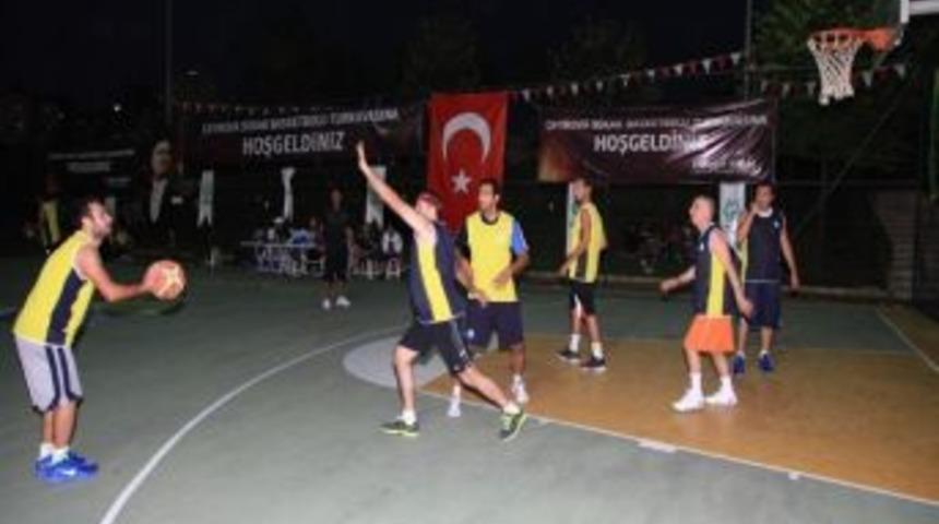 &Ccedil;ayırova&rsquo;da Sokak Basketbolu Sona Erdi
