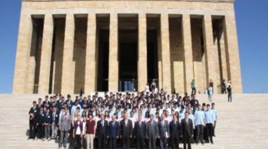 Aso &Ouml;ğrencileri Anıtkabir'de