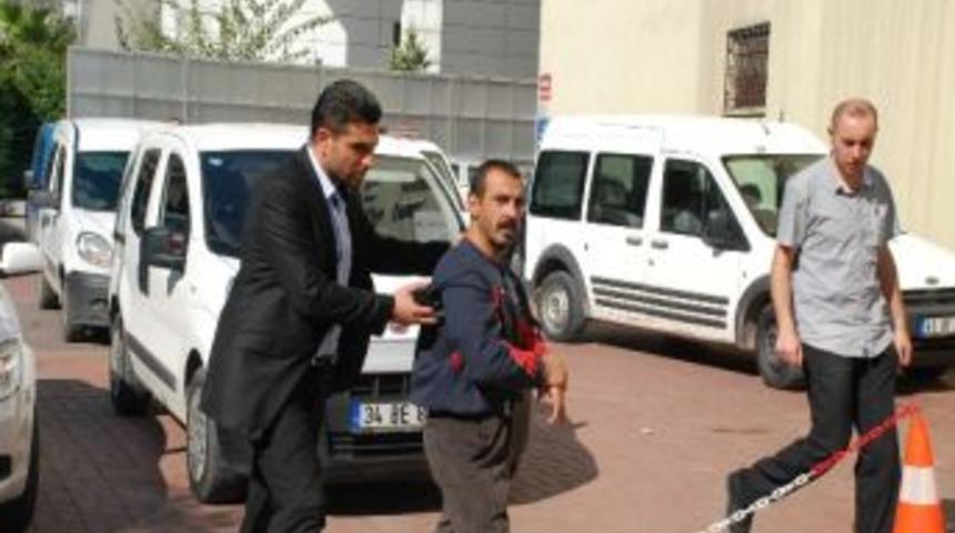 Acemi Hırsız Ev Sahibine Yakalandı