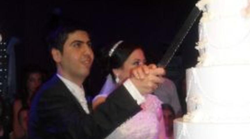 Gazeteci &Ouml;kkeş Cerit D&uuml;nya Evine Girdi