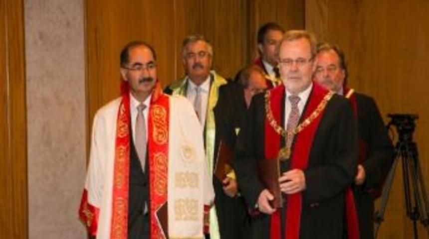 Nk&uuml; İle Kepler &Uuml;niversitesi Arasında İşbirliği Anlaşması