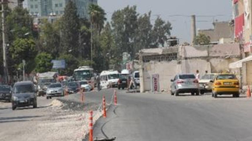 Yol Ortasında Eczane