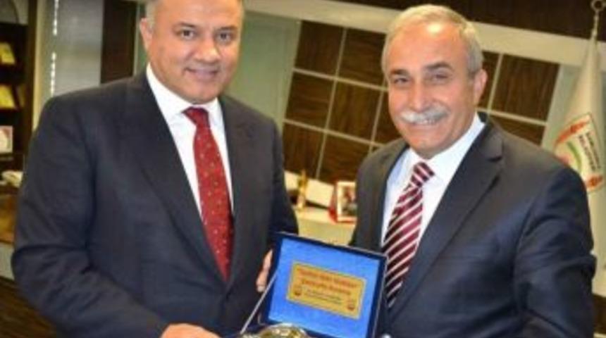 T&uuml;rk Telekom&rsquo;un Genel M&uuml;d&uuml;r&uuml; Yılmaz&rsquo;dan Fakıbaba&rsquo;ya Ziyaret