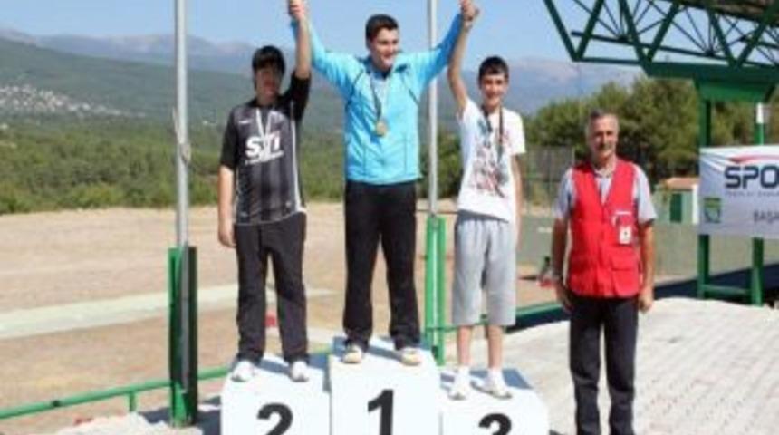 Gen&ccedil; Atıcılar Attığını Vurdu