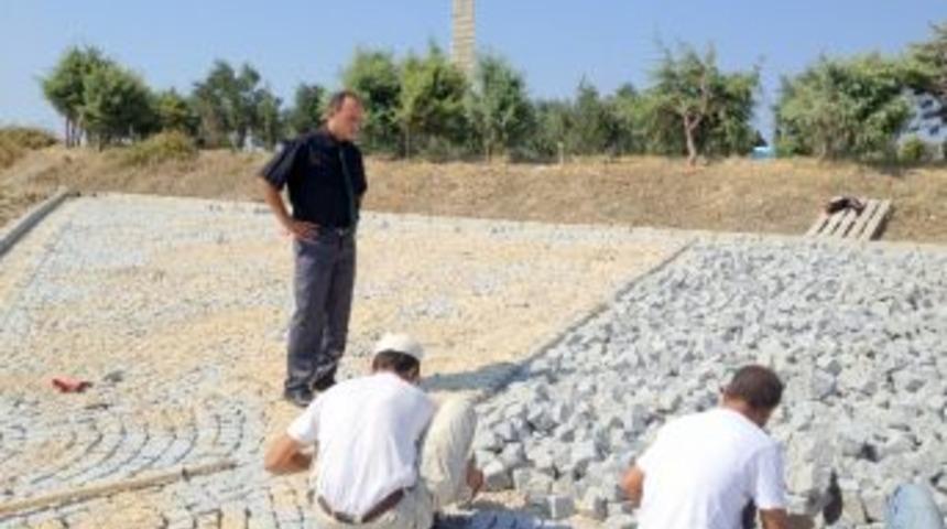 Yahya &Ccedil;avuş Şehitliği'ne Otopark