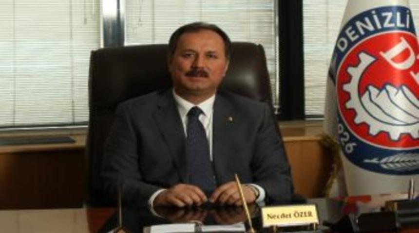 Dershanelerin Kapatılacak Olmasına &Ouml;zer&rsquo;den Tepki