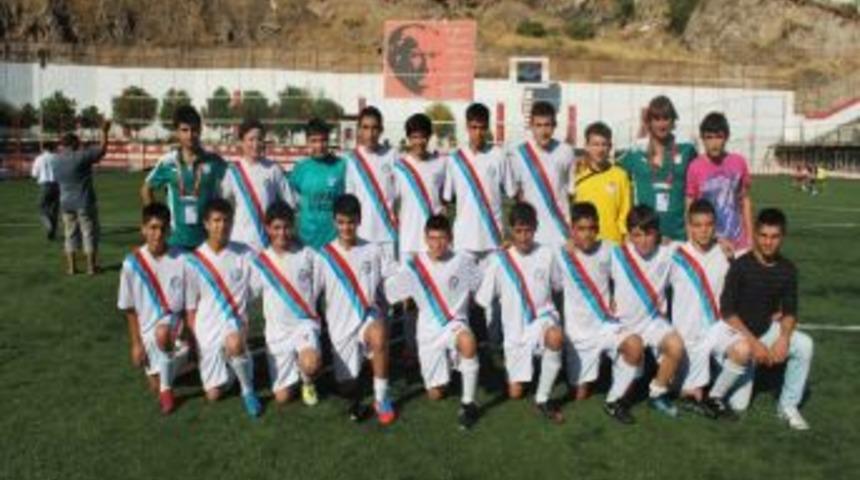 Bayraklı Belediye Spor G&uuml;m&uuml;şpalaspor'u 13 Golle Yendi