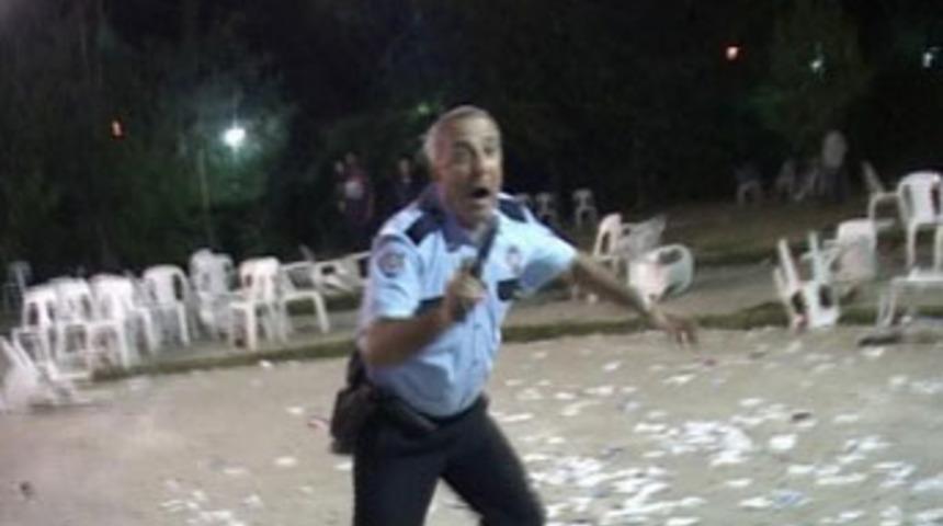 D&uuml;ğ&uuml;nde polis dehşeti