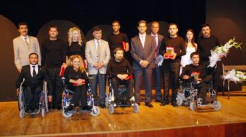 &Ouml;zt&uuml;rk&rsquo;e &lsquo;engelsiz K&uuml;lt&uuml;r Merkezi&rsquo; teşekk&uuml;r&uuml;