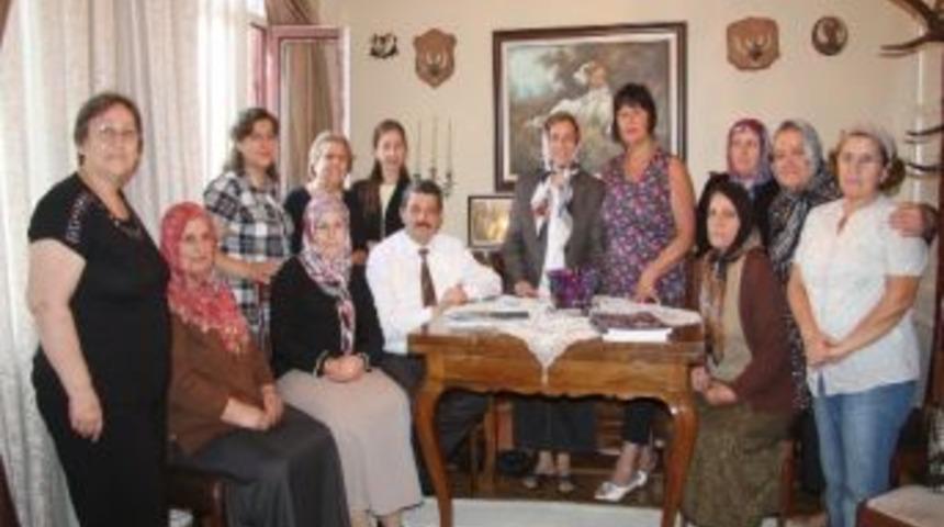 Belediye Başkanı Halulu Ailesine Konuk Oldu