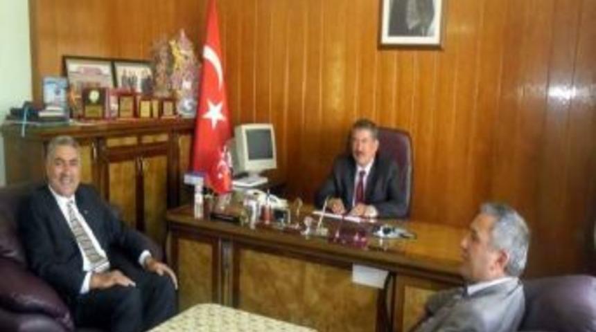 Milli Eğitim M&uuml;d&uuml;r&uuml;, Belediye Başkanını Ziyaret Etti