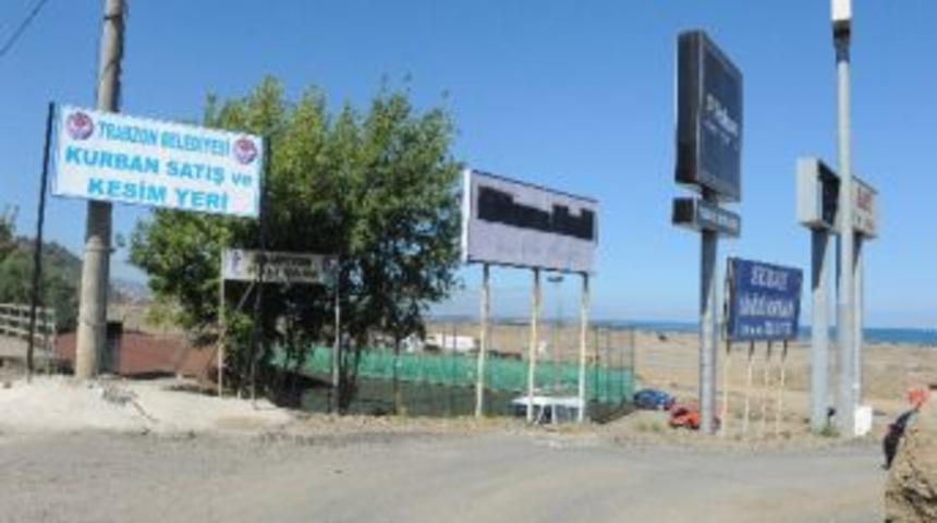 Trabzonspor&rsquo;un Yeni Stadının Yapılacağı Akyazı Dolgu Alanı Kurban Pazarı Oluyor