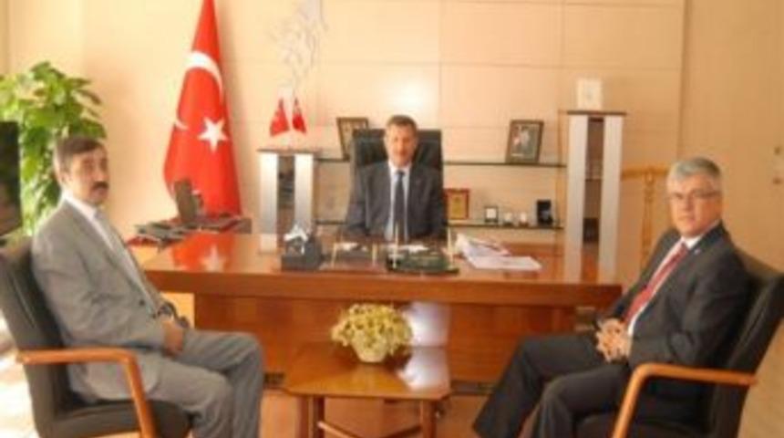 Vali Yılmaz&rsquo;a &lsquo;hayırlı Olsun&rsquo; Ziyaretleri S&uuml;r&uuml;yor