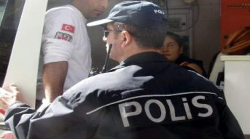 Tramvay'ın &Ccedil;arptığı &Uuml;niversite &Ouml;ğrencisi Yaralandı