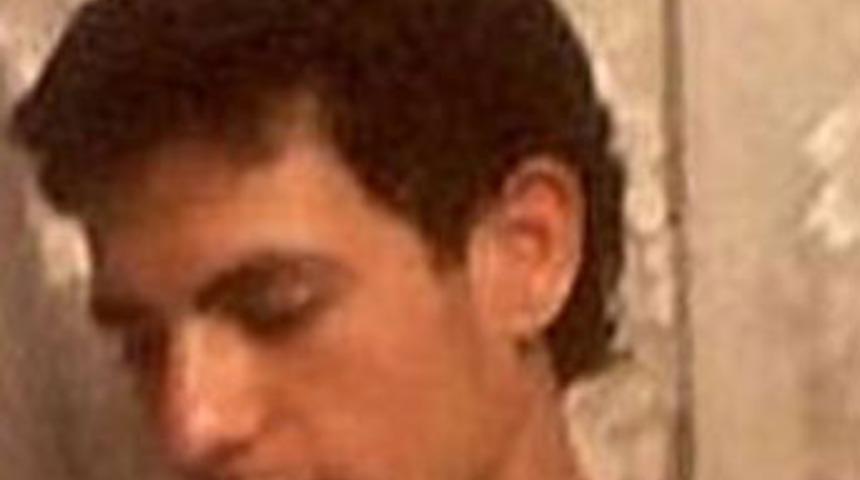 Amcasını &ouml;ld&uuml;rd&uuml;