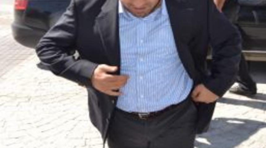 Milli G&uuml;reş&ccedil;i Hamza Yerlikaya Gen&ccedil;lik Ve Spor İl M&uuml;d&uuml;rl&uuml;ğ&uuml;'n&uuml; Ziyaret Etti