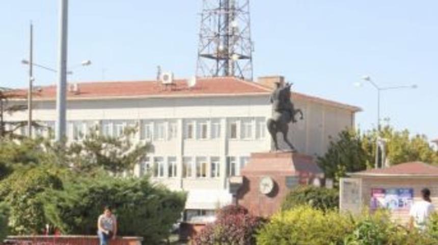 Neşet Ertaş T&uuml;rk&uuml;leri Belediye Hoparl&ouml;rlerinde