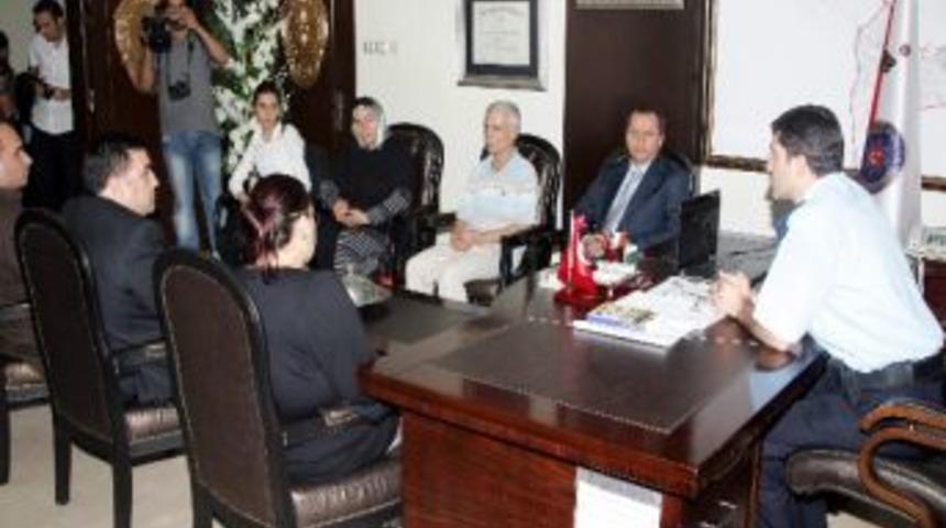 Gaziantep'teki Bombalı Saldırının Mağdurlarına, G&uuml;ng&ouml;ren'deki Bombalı Saldırının Mağdurlarından Anlamlı Ziyaret
