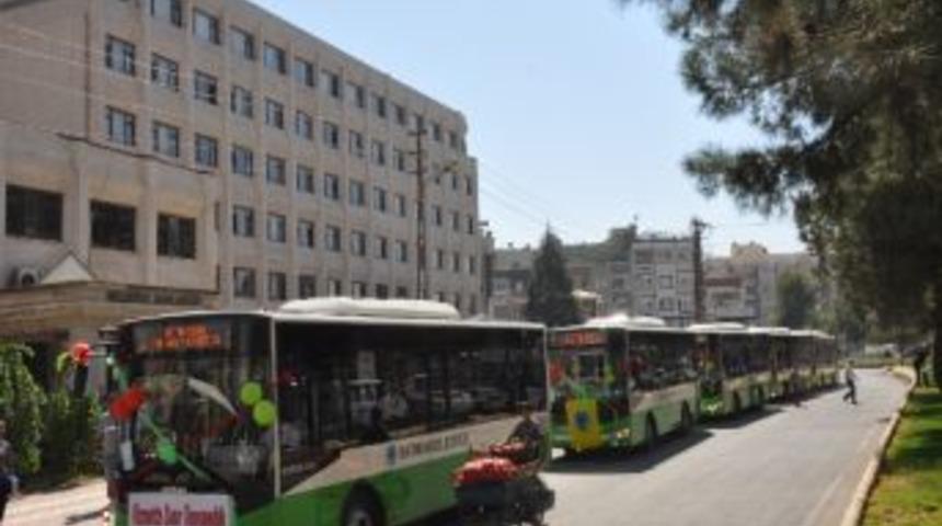 Batman Belediyesi 12 Halk Otob&uuml;s&uuml; Daha Hizmete Soktu