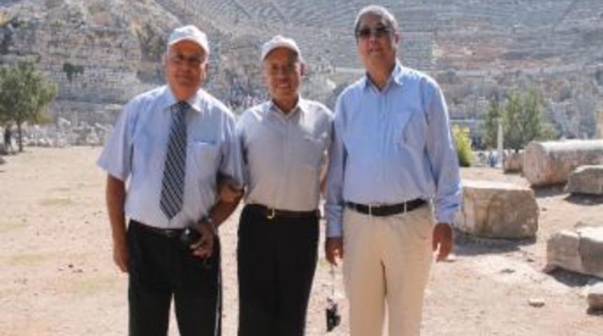 &Ccedil;inliler Sel&ccedil;uk'ta &Ouml;ren Yerlerini Ziyaret Etti