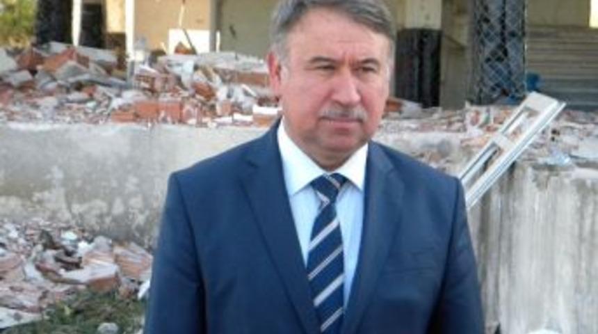 Sınırda Dinamitle Yıkım