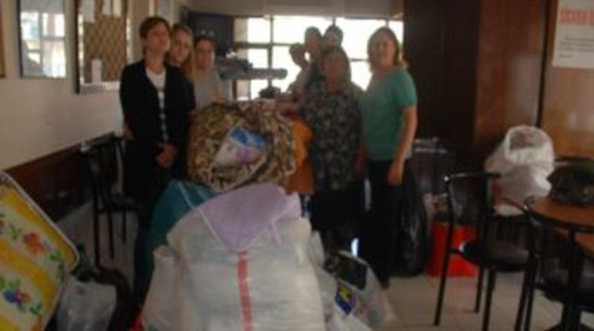 Chp Kadın Kollarından Afetzedelere Yardım