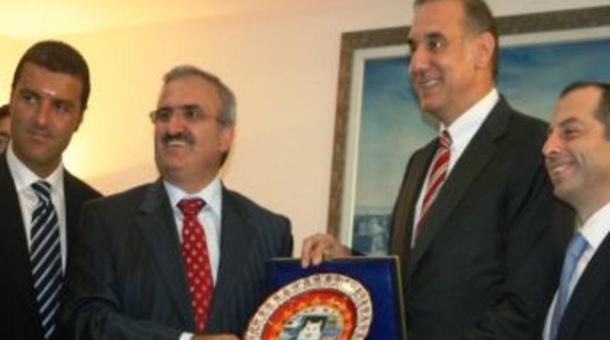 Galatasaray Y&ouml;netim Kurulu&rsquo;ndan Vali Karaloğlu&rsquo;na Ziyaret