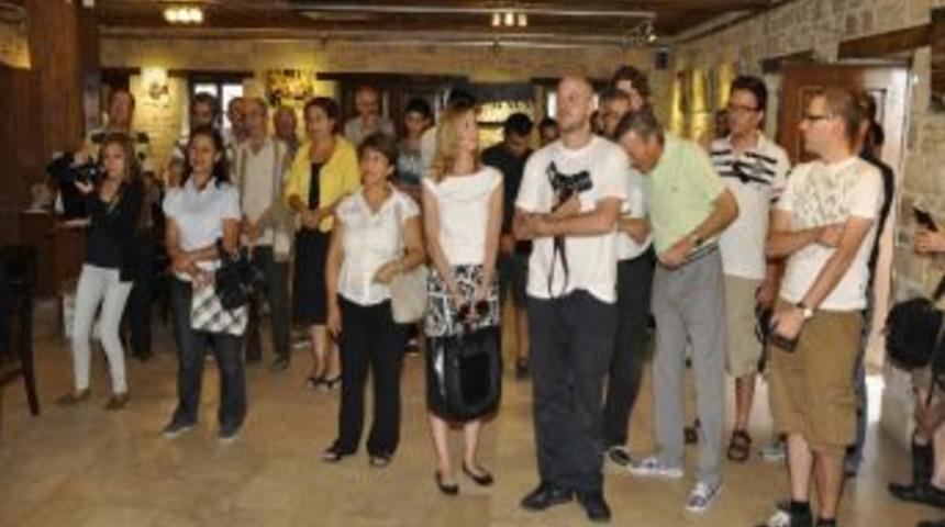 Kuşadası&rsquo;nda Osmanlı Mezar Taşları Afiş Segisi A&ccedil;ıldı