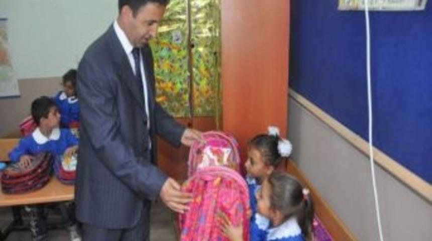 Dilovası Belediyesinden 1700 &Ouml;ğrenciye Okul &Ccedil;antası Ve Kırtasiye Seti