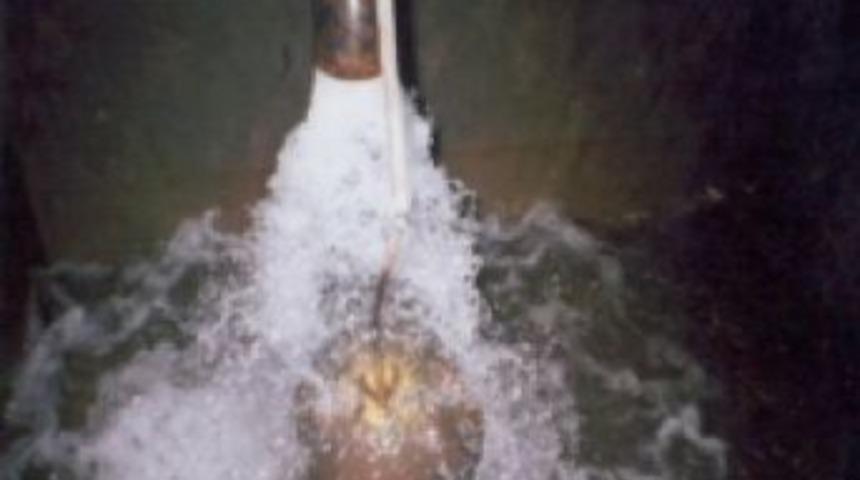 Urfa'daki okulların sularına i&ccedil;ilmez raporu