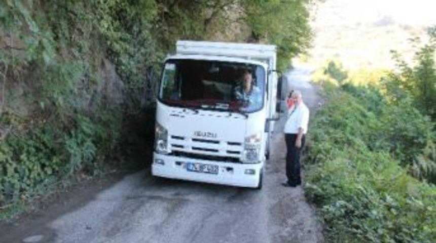 Başkan &Uuml;nal Karayollarına Sitem Etti