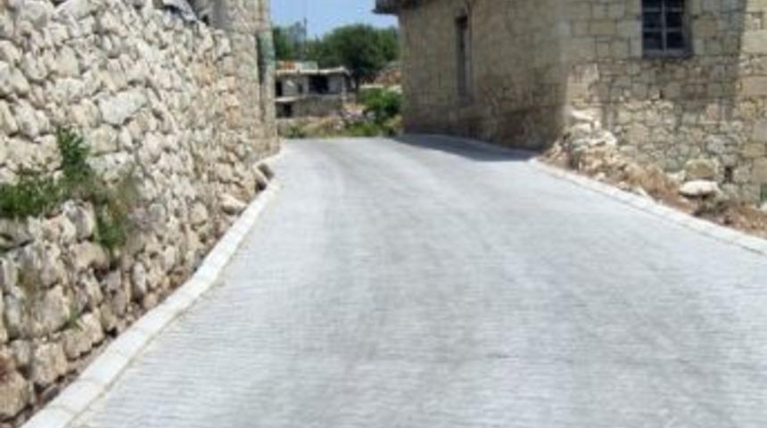 &Ouml;zel İdare K&ouml;y Yollarını Parke Taşlarıyla Kaplıyor