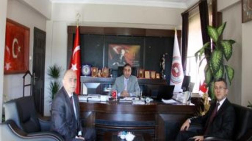 Vakıflar Bankası B&ouml;lge M&uuml;d&uuml;r&uuml; Yılmaz, H&uuml;seyin Turgut Eğitim Merkezi Başkanı Hakim &Uuml;nal Bing&uuml;l&rsquo;&uuml; Ziyaret Etti