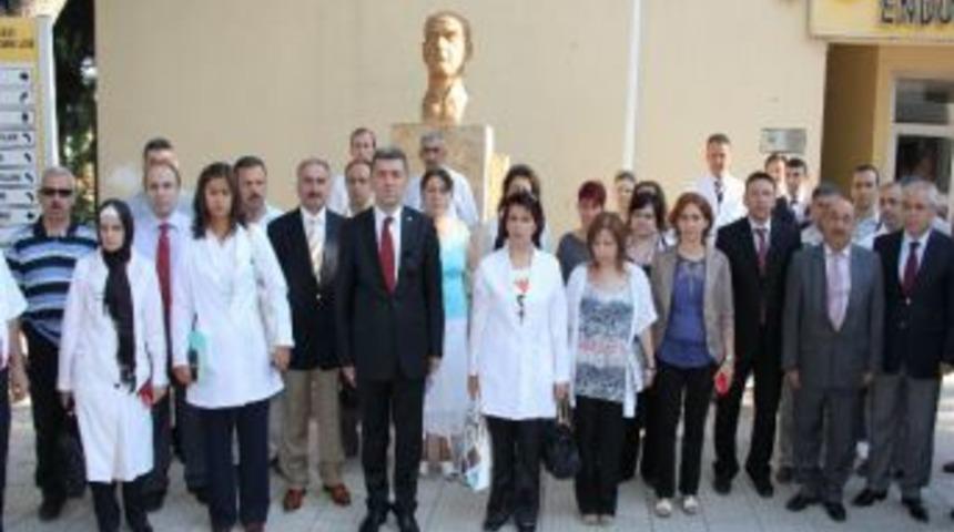 T&uuml;rk Eğitim-sen&rsquo;den Ter&ouml;re Tepki Eylemi