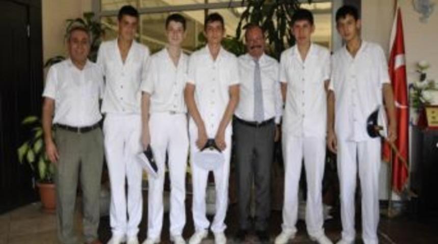 Denizcilik Lisesi &Ouml;ğrencileri Kuşadası Belediyesi'ni Ziyaret Etti