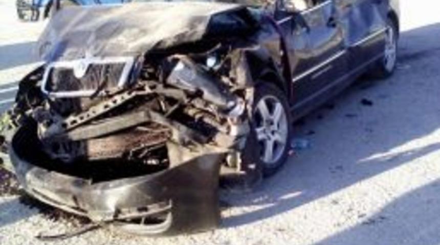 Boz&uuml;y&uuml;k&rsquo;te Trafik Kazası: 6 Yaralı