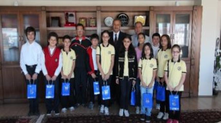 &Ccedil;ocuk Festivali Yolcularından Erzurum B&uuml;y&uuml;kşehir Belediyesi&rsquo;ne Ziyaret