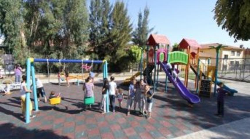 Konak'ta Parklar Yenileniyor