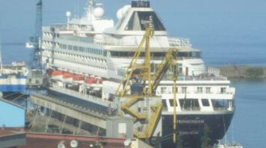 Trabzon Limanı'nda Kruvaz&ouml;r Bereketi