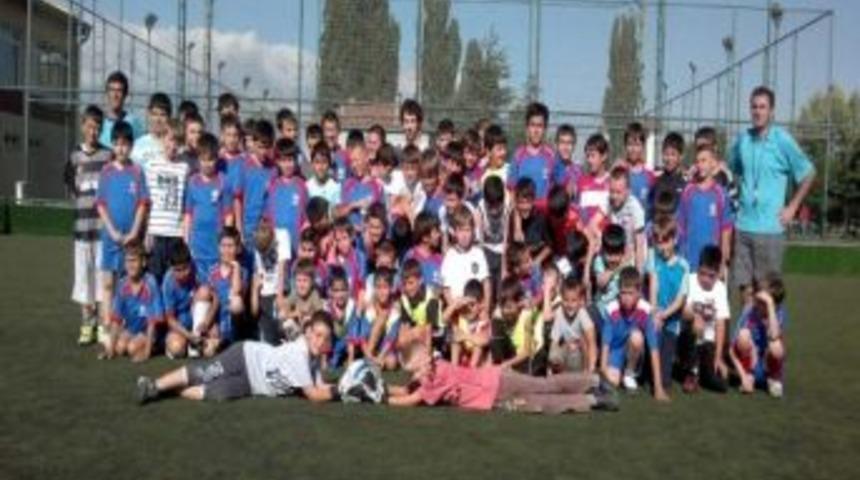 G&uuml;neşspor Kış Futbol Akademisi Başlıyor