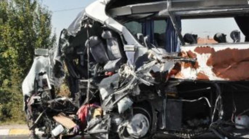 İşte 10 Kişiye Mezar Olan O Otob&uuml;s