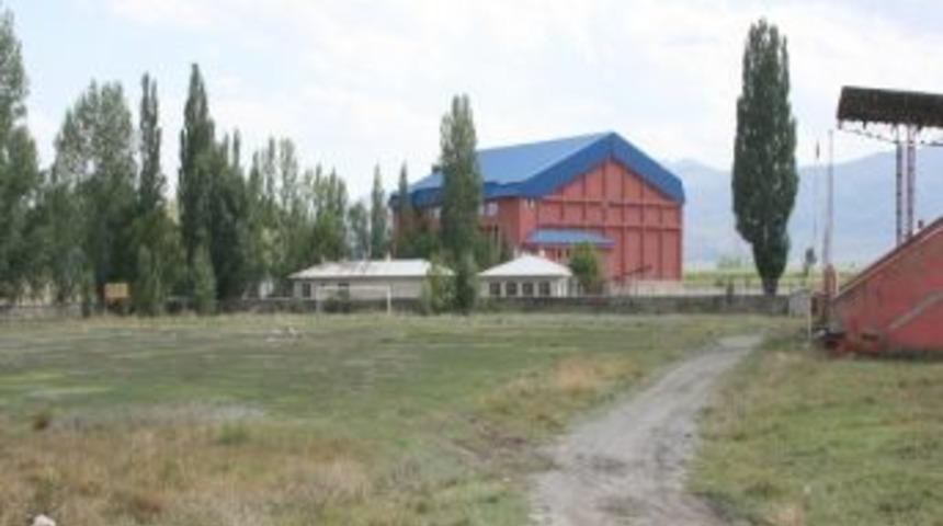 Pasinler Stadyumu Kaderine Mi Terk Edildi?